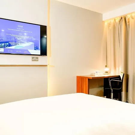 Holiday Inn Express Harlow By Ihg Exterior photo