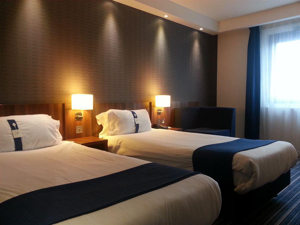 Hotel Express By Ihg Harlow
