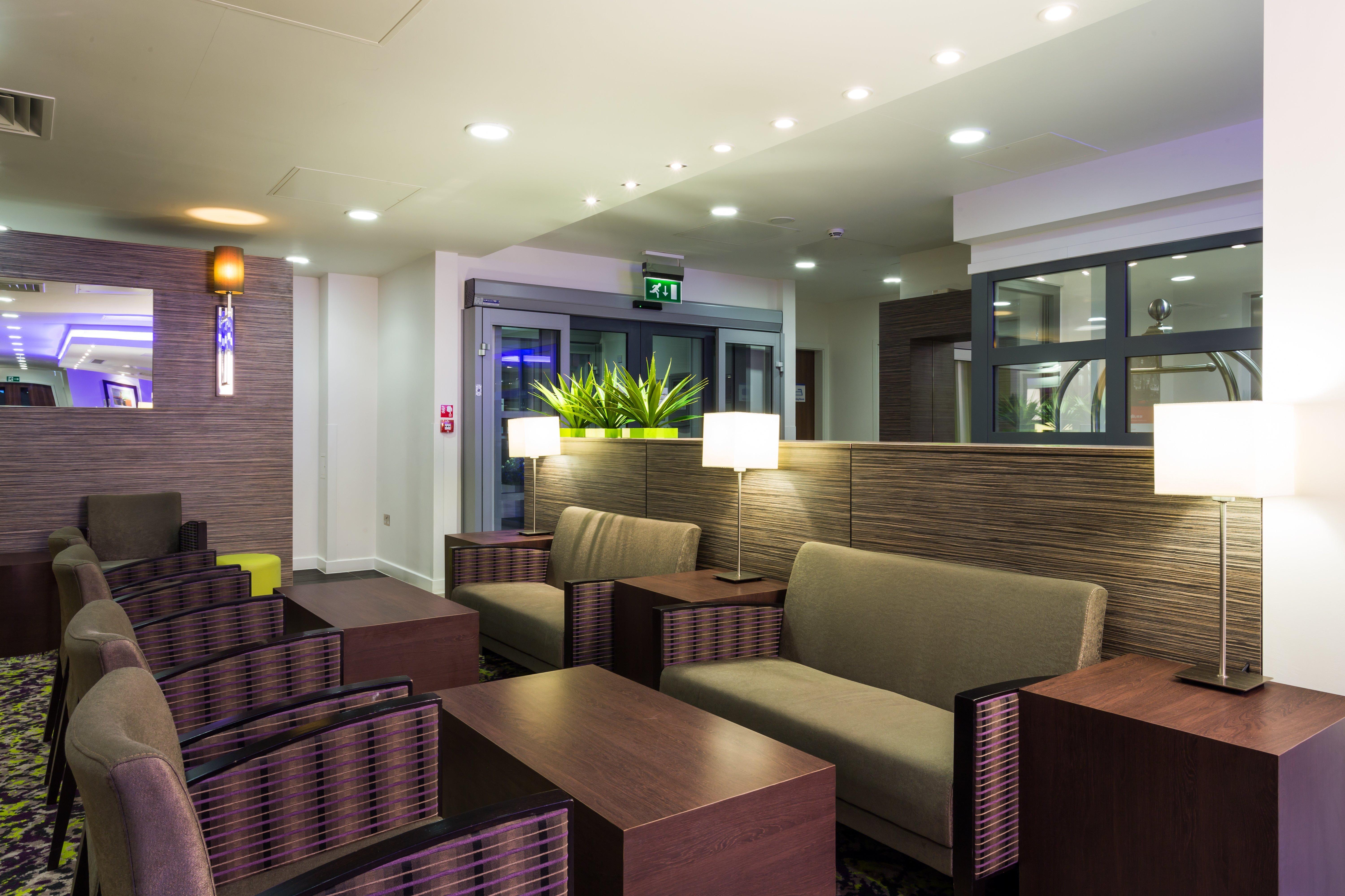 Express By Ihg Harlow