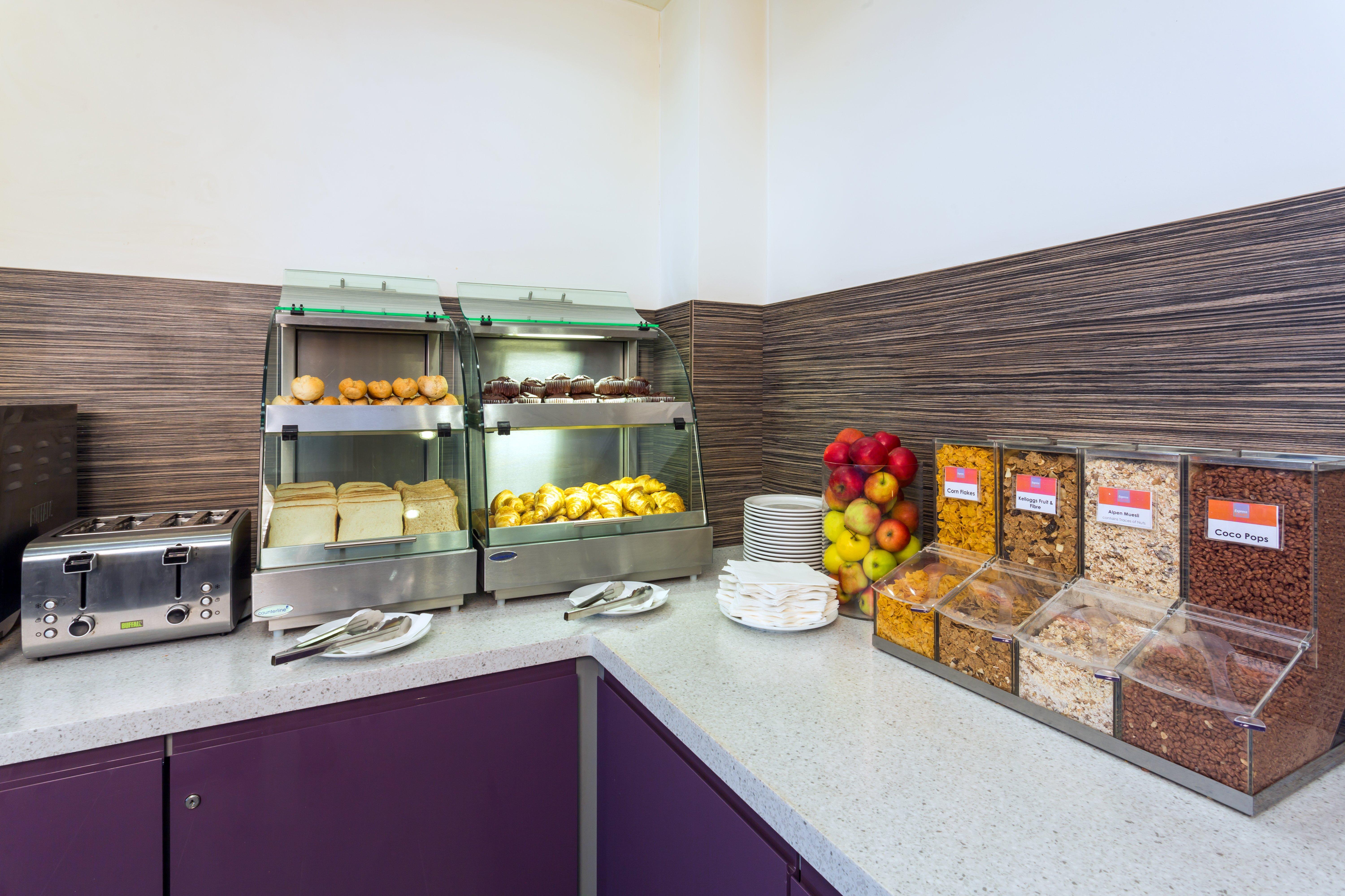 Hotel Express By Ihg Harlow