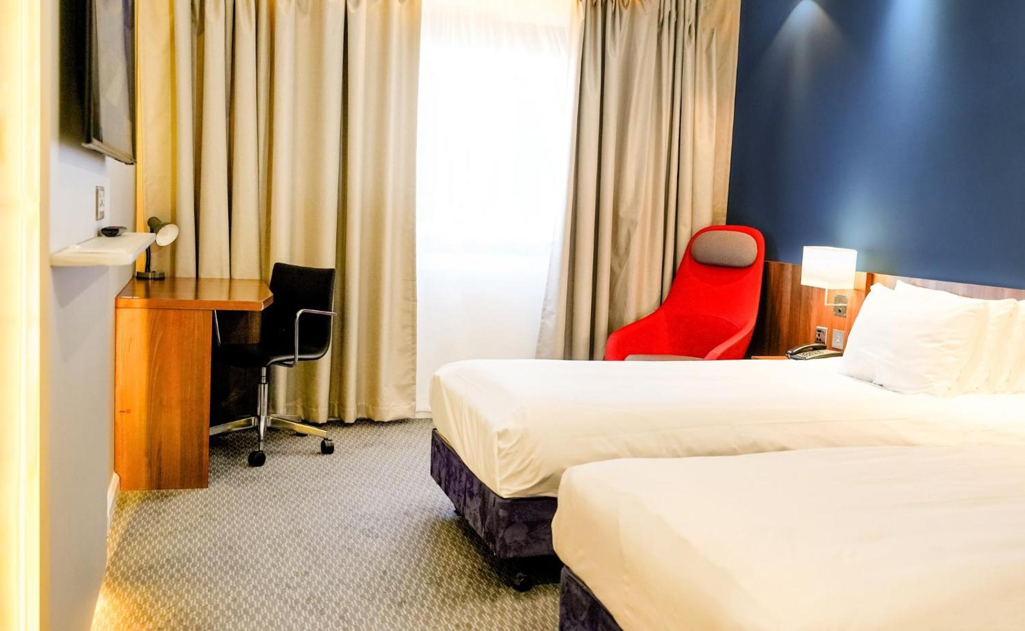 Express By Ihg Hotel Harlow