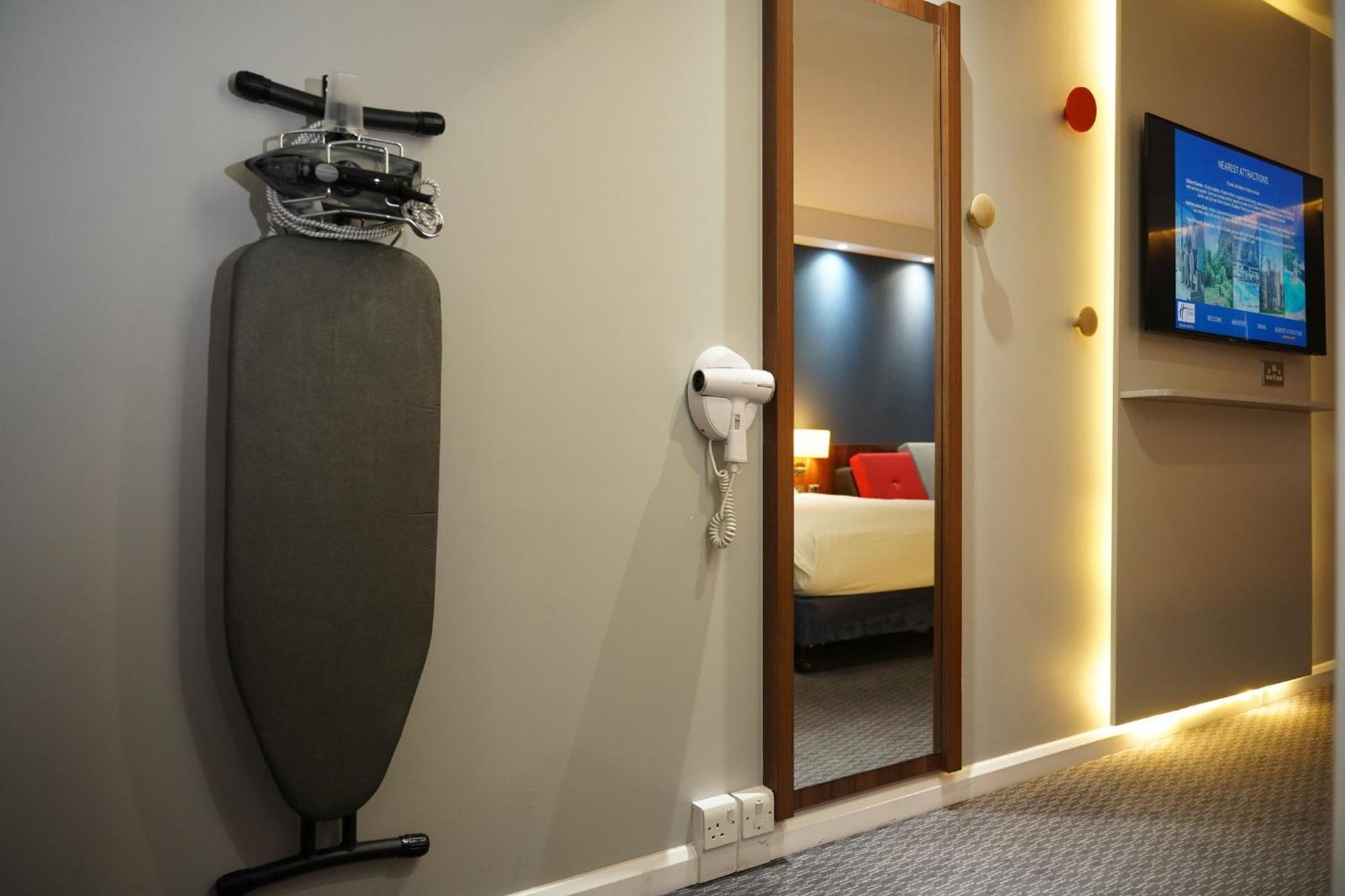 Hotel Express By Ihg Harlow
