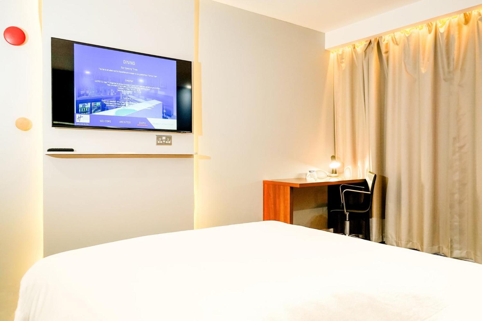 Express By Ihg Harlow