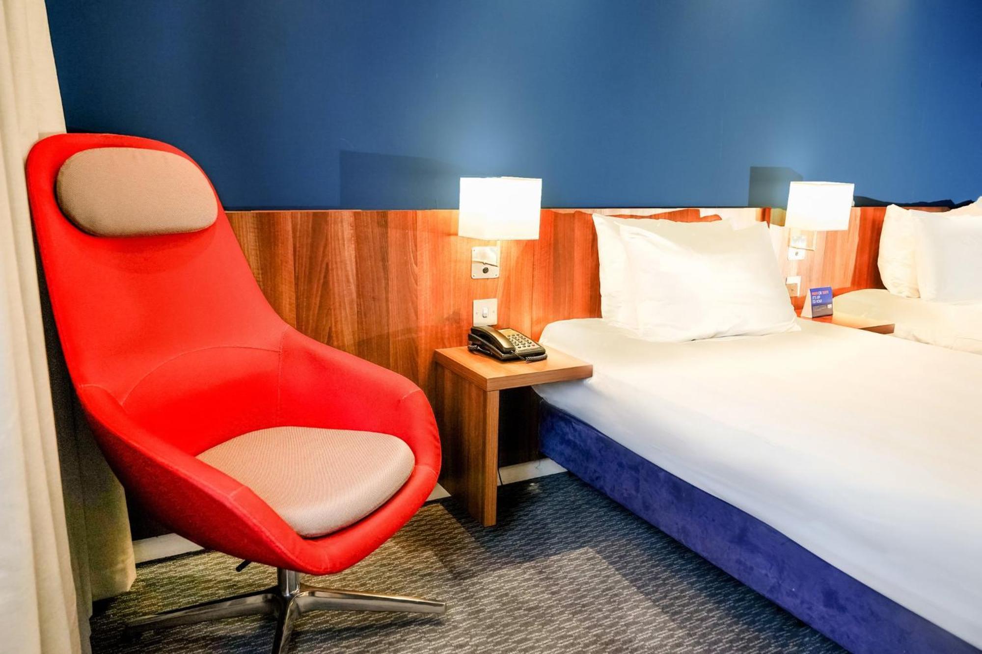 Express By Ihg Hotel