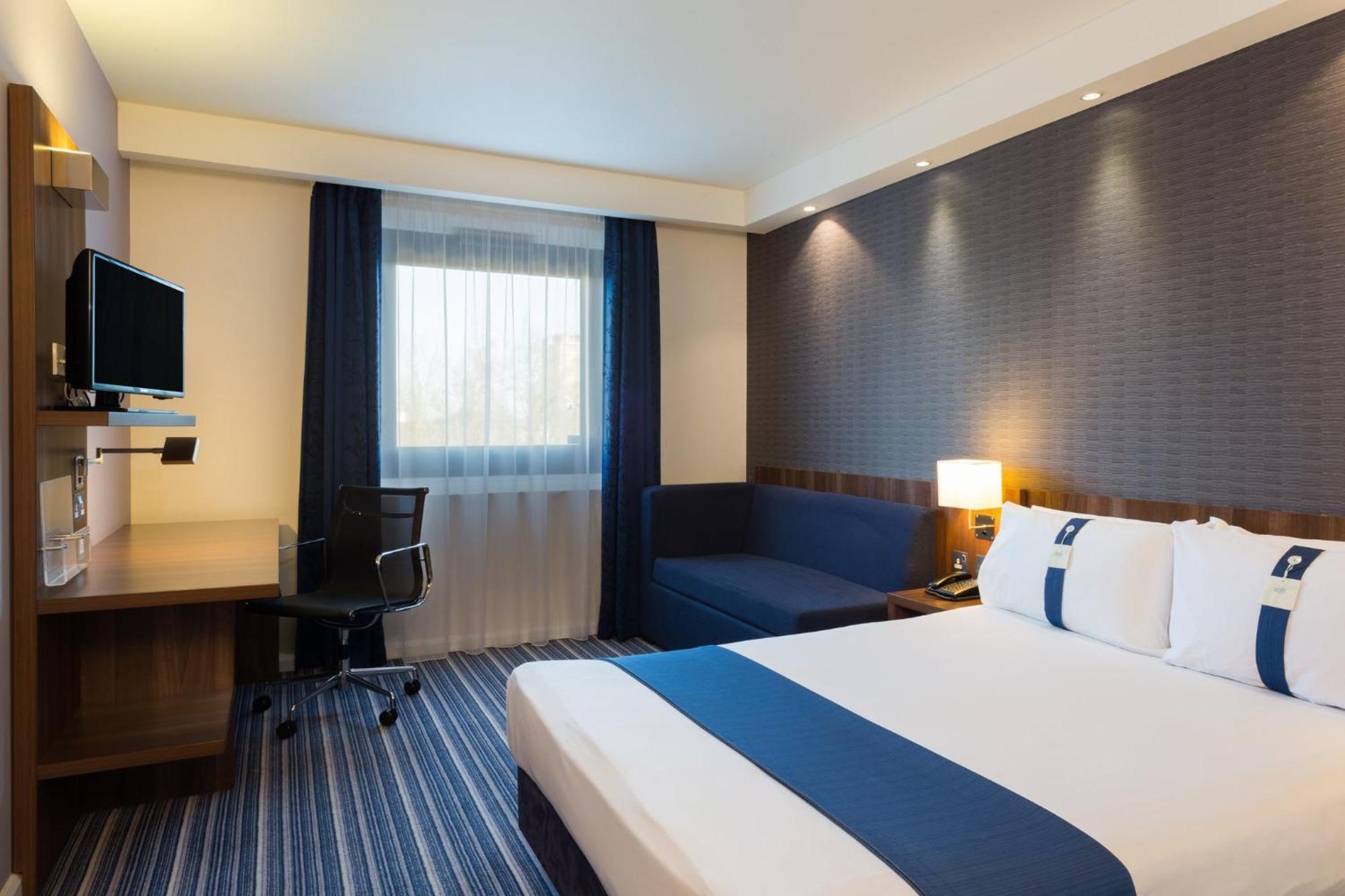 Express By Ihg Hotel 3*
