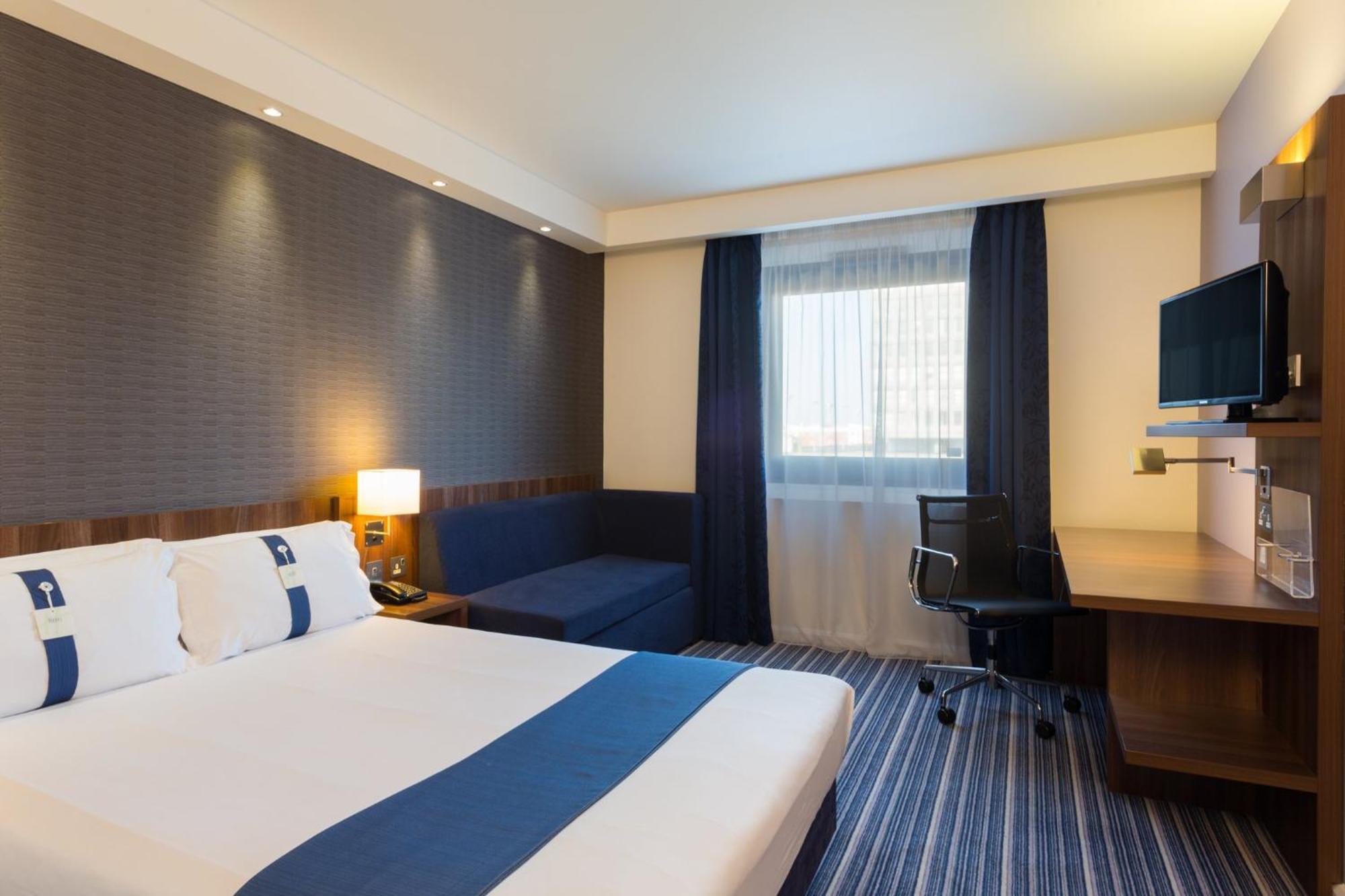Hotel Express By Ihg Harlow