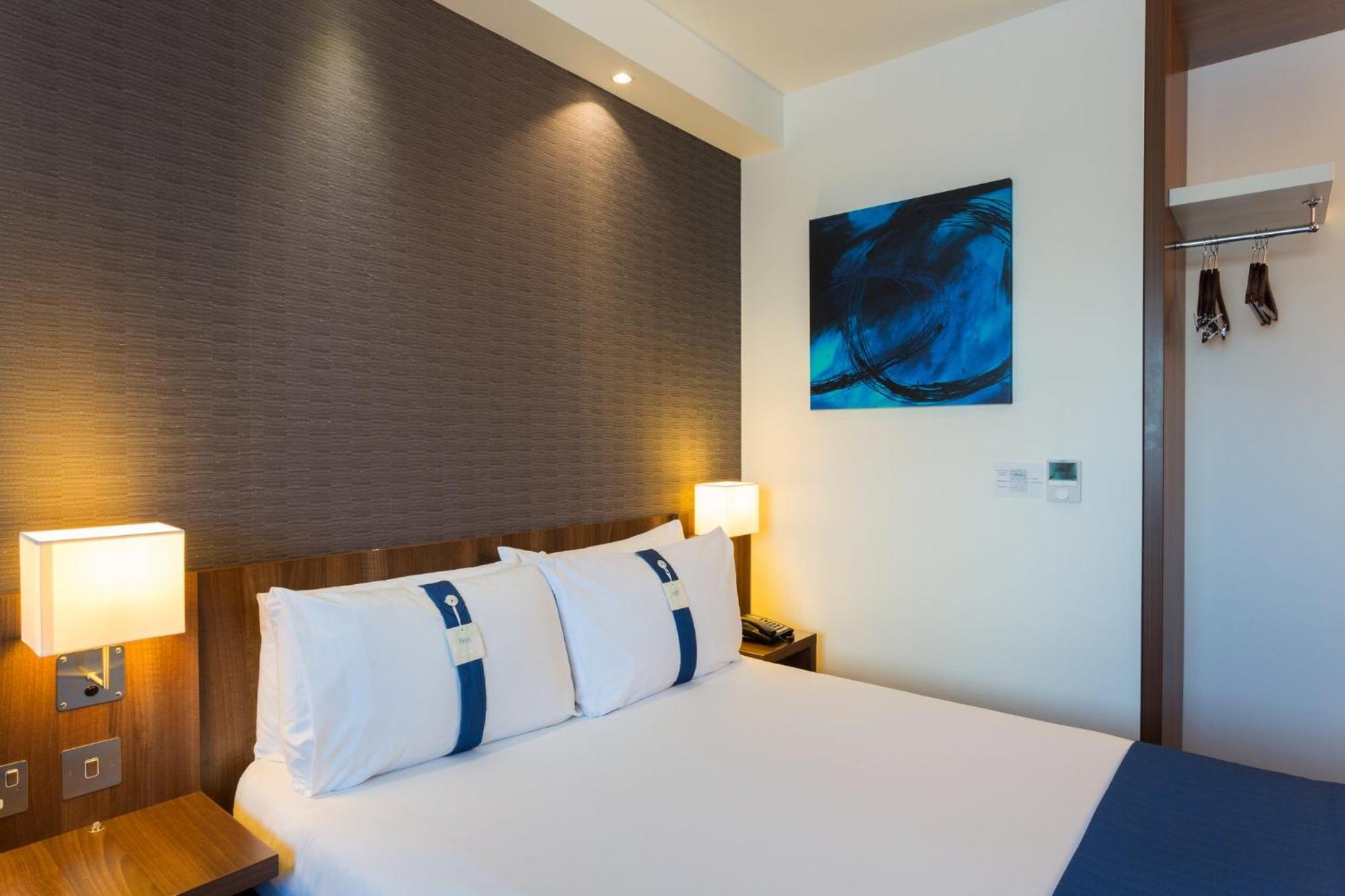 Express By Ihg 3* Harlow