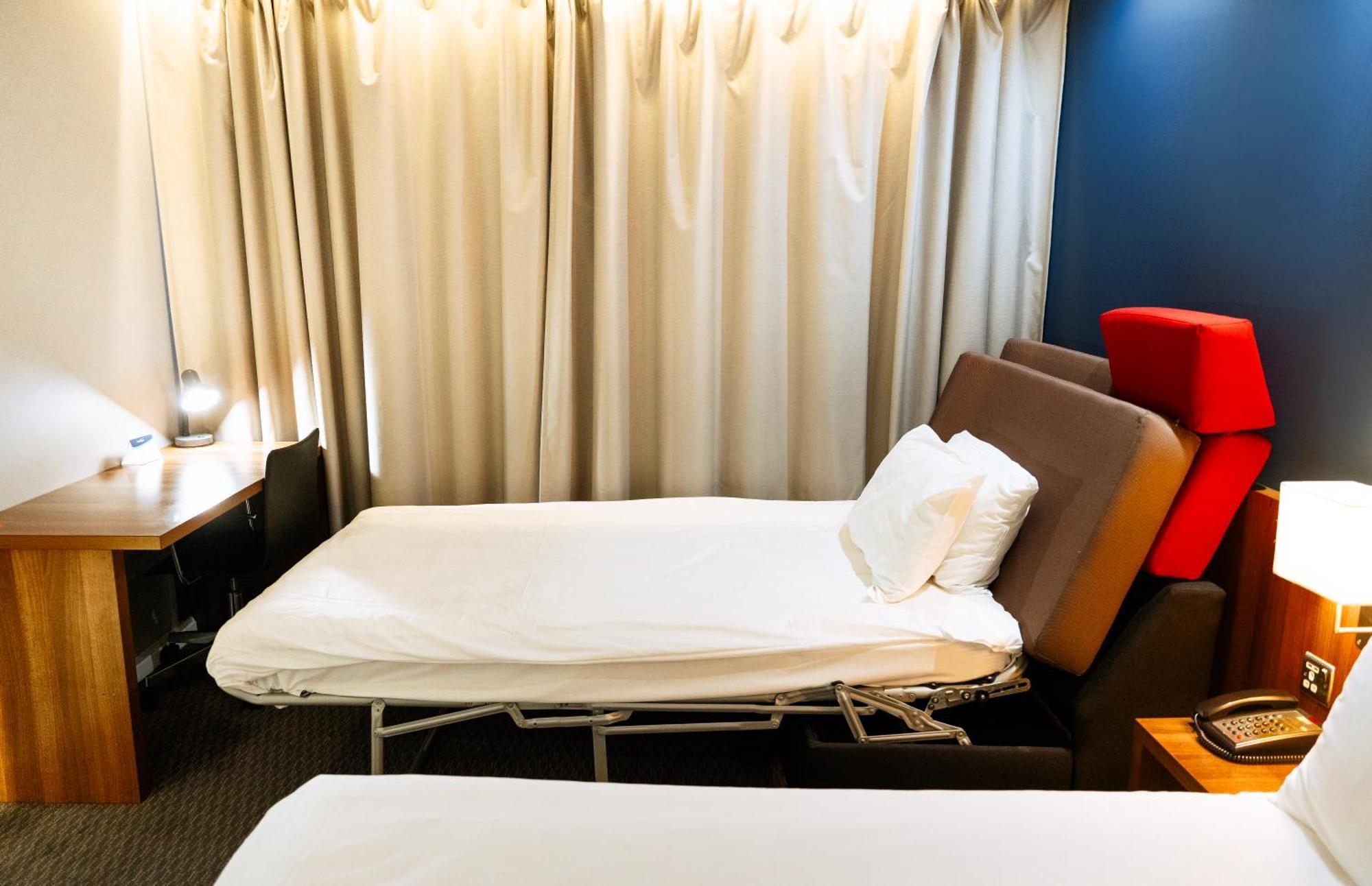 Hotel Express By Ihg Harlow